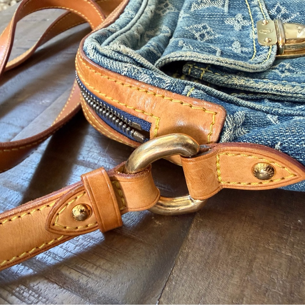 Louis Vuitton Denim Camera Bag - Picture 3 of 10